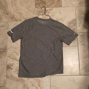 Men’s Old Navy Breath On Tee Size Small